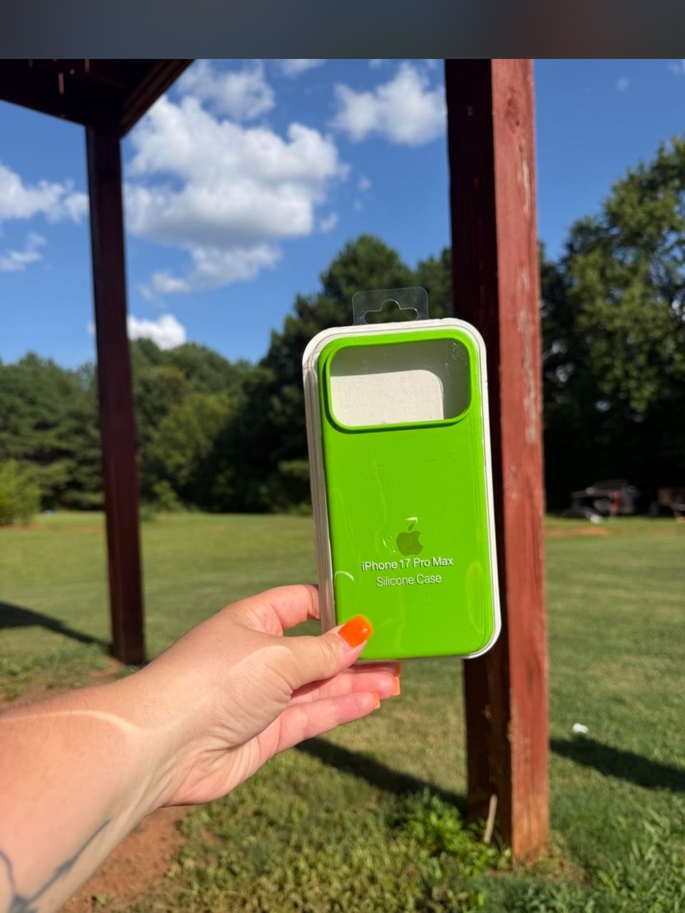 Apple iPhone 17 Pro Max Silicone Case - Neon Green